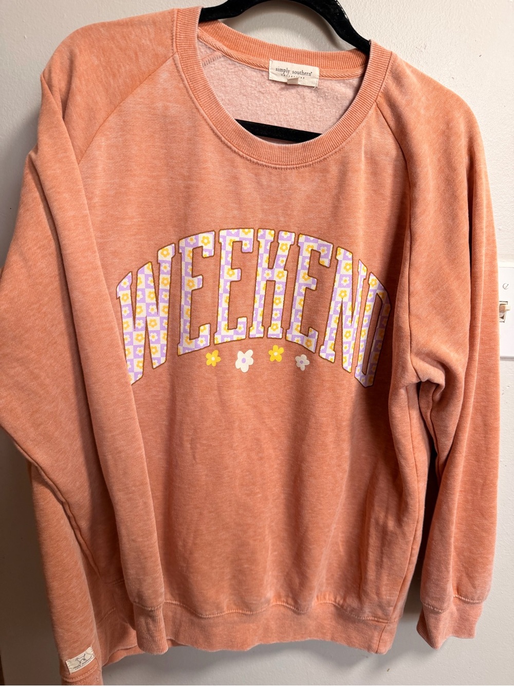 Sunday Somewhere Peach Crewneck 'WEEKEND' Floral Graphic Sweatshirt